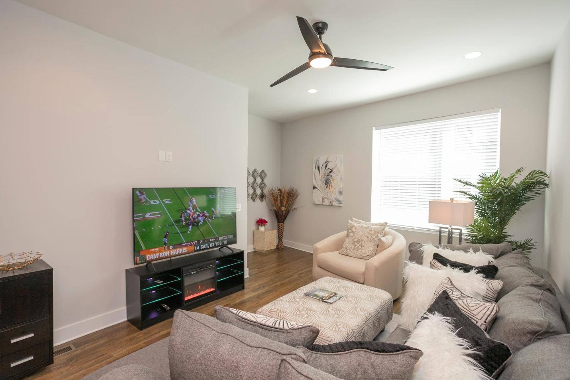 Luxury Townhome Skyline Views Mins To Dt Nashville Ngoại thất bức ảnh