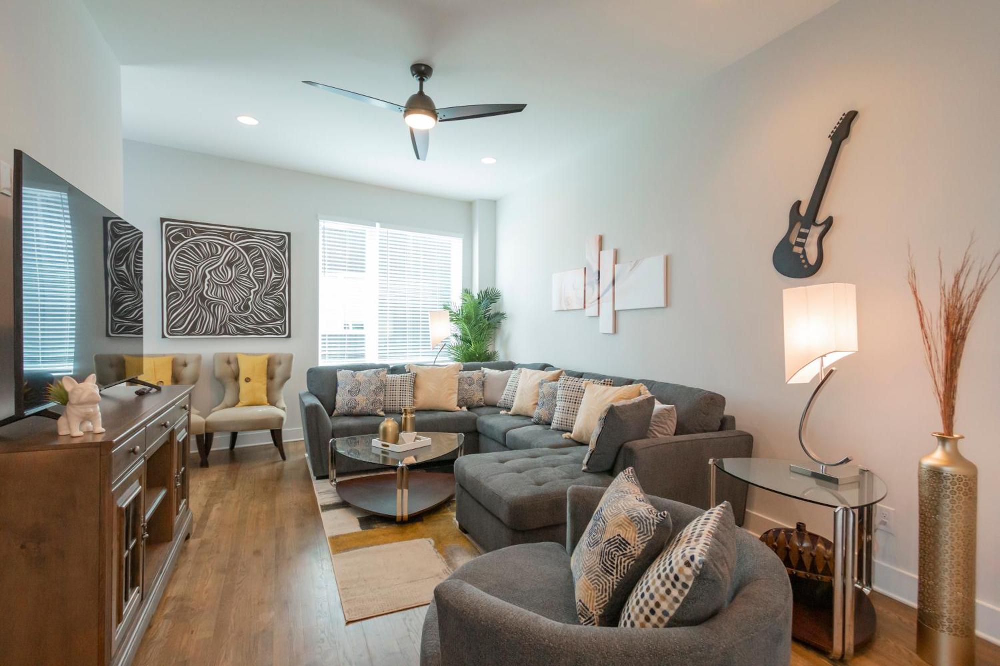 Luxury Townhome Skyline Views Mins To Dt Nashville Ngoại thất bức ảnh
